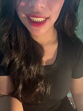 QuynhAnh 2k1 online show from 02-05-26, 09:49