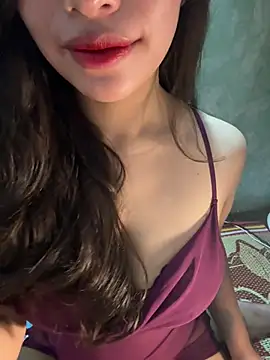 QuynhAnh 2k1 online show from 02-12-26, 03:28