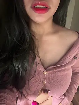 QuynhAnh 2k1 online show from 02-21-26, 05:48