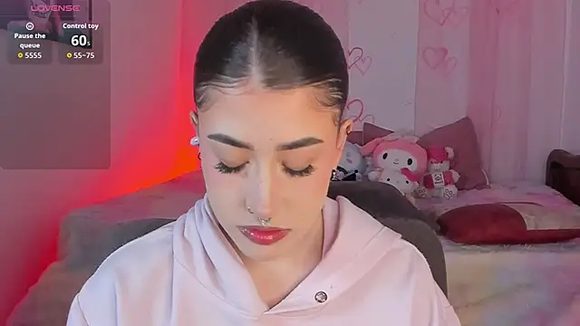 Snapshot of Tamara_uwu chatting on 02-19-26, 10:18 Tamara uwu online show from 02-19-26, 10:18