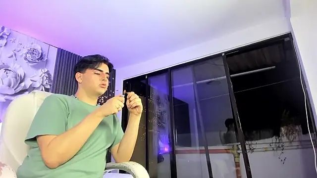 noahWolff  online show from 02-21-26, 04:36