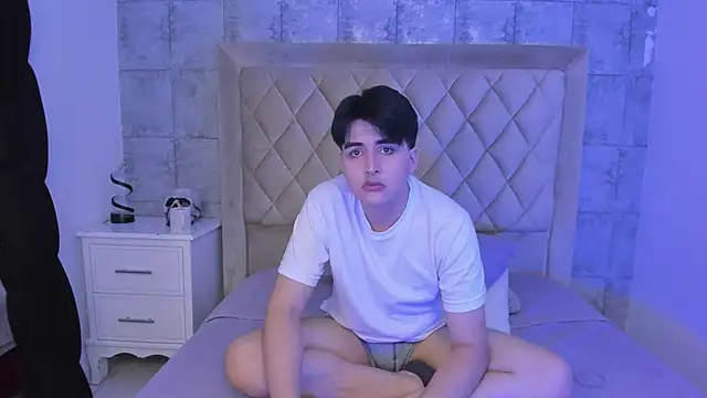 noahWolff  online show from 02-08-26, 04:54