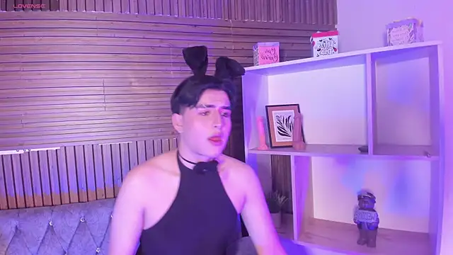 noahWolff  online show from 02-11-26, 04:56