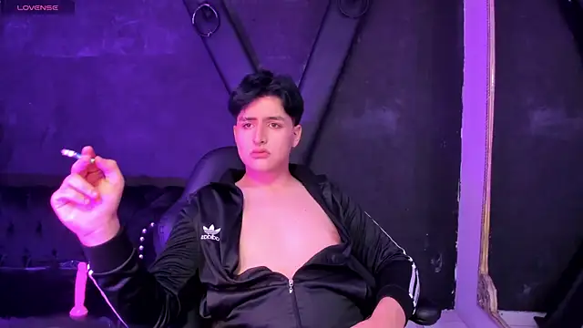 noahWolff  online show from 02-05-26, 05:14