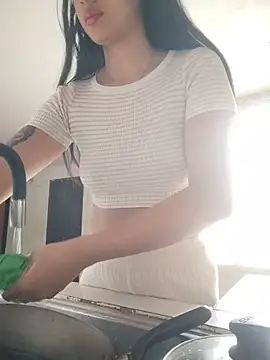 Snapshot of cynliu chatting on 06-16-26, 04:18 cynliu online show from 06-16-26, 04:18
