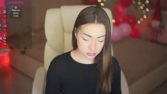 Snapshot of OliviaMoore_ chatting on 02-16-26, 01:54 OliviaMoore online show from 02-16-26, 01:54