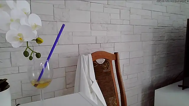 Snapshot of JuliaLovely chatting on 05-24-26, 02:50 JuliaLovely online show from 05-24-26, 02:50