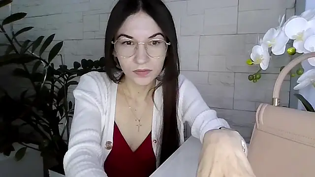 JuliaLovely online show from 02-13-26, 02:39