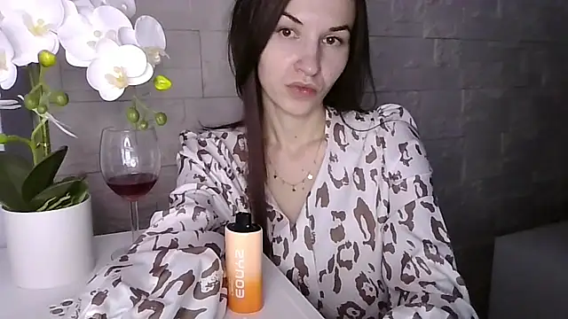 JuliaLovely online show from 03-27-26, 04:52