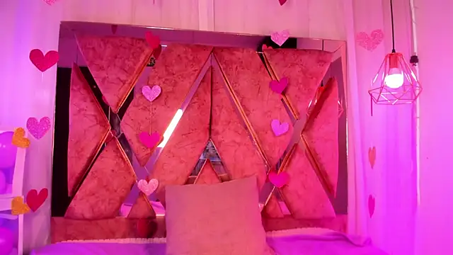 Snapshot of shantal_cooper_ chatting on 02-18-26, 07:10 shantal cooper online show from 02-18-26, 07:10