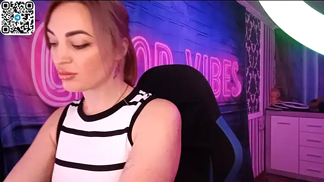 Snapshot of Vellora_ chatting on 02-22-26, 01:46 Vellora online show from 02-22-26, 01:46