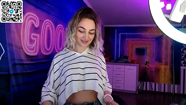 Snapshot of Vellora_ chatting on 04-20-26, 10:29 Vellora online show from 04-20-26, 10:29