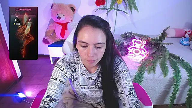 Snapshot of lika_little0 chatting on 02-16-26, 06:06 lika little0 online show from 02-16-26, 06:06