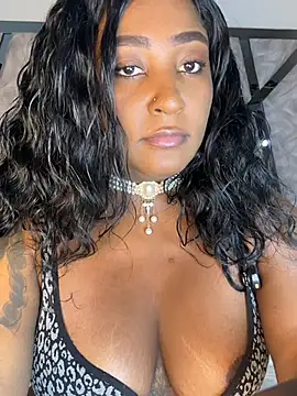 Snapshot of Denise_wolfe21 chatting on 02-12-26, 06:51 Denise wolfe21 online show from 02-12-26, 06:51