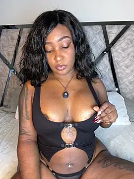 Snapshot of Denise_wolfe21 chatting on 02-21-26, 04:53 Denise wolfe21 online show from 02-21-26, 04:53