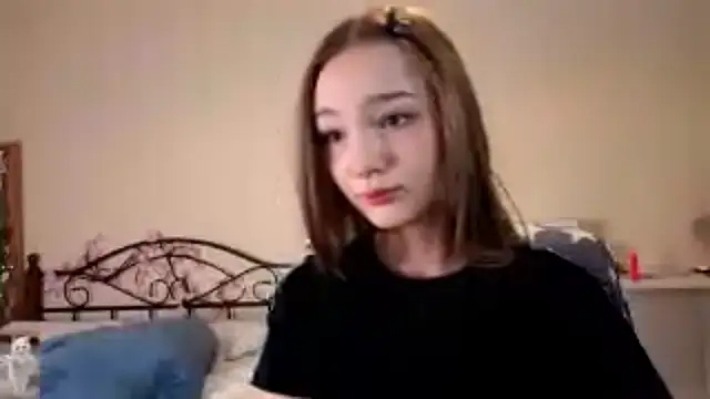 HoneyComfy online show from 04-16-26, 02:40