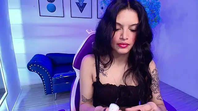 Snapshot of Maddie_T18 chatting on 04-24-26, 11:45 Maddie T18 online show from 04-24-26, 11:45