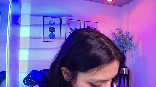 Maddie T18 online show from 03-27-26, 11:44