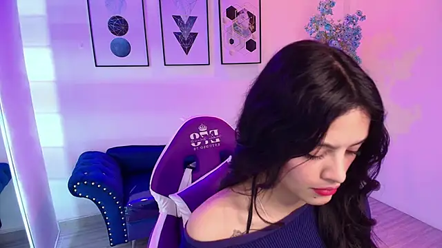 Snapshot of Maddie_T18 chatting on 04-29-26, 11:25 Maddie T18 online show from 04-29-26, 11:25
