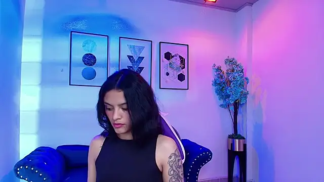 Maddie T18 online show from 04-16-26, 09:39