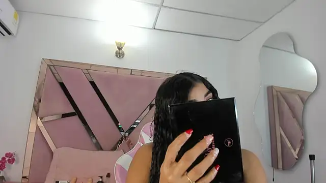 Snapshot of honeyhtx chatting on 07-19-26, 12:35 honeyhtx online show from 07-19-26, 12:35