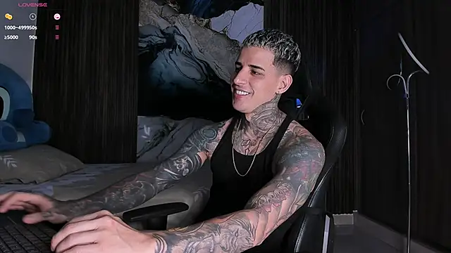 Snapshot of trisstann_ chatting on 02-25-26, 11:26 trisstann online show from 02-25-26, 11:26