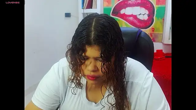 Snapshot of Cloe_r chatting on 02-04-26, 10:38 Cloe r online show from 02-04-26, 10:38