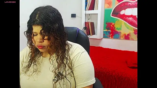 Snapshot of Cloe_r chatting on 02-11-26, 08:31 Cloe r online show from 02-11-26, 08:31