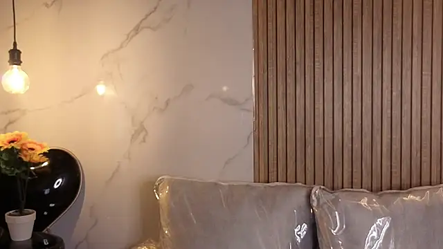 Perla lovely  online show from 06-17-26, 12:15