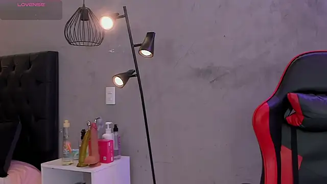 naomi  blair online show from 04-01-26, 02:57