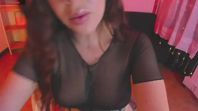 Snapshot of Sweet_bellaa_ chatting on 04-01-26, 04:25 Sweet bellaa online show from 04-01-26, 04:25