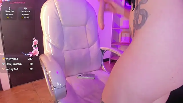 Snapshot of Sweet_bellaa_ chatting on 03-21-26, 08:19 Sweet bellaa online show from 03-21-26, 08:19