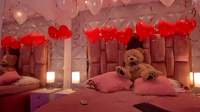 Paris Velvet online show from 02-21-26, 12:01