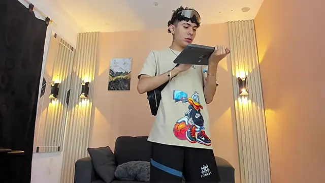 DesiresOfOlympus  online show from 04-06-26, 07:37