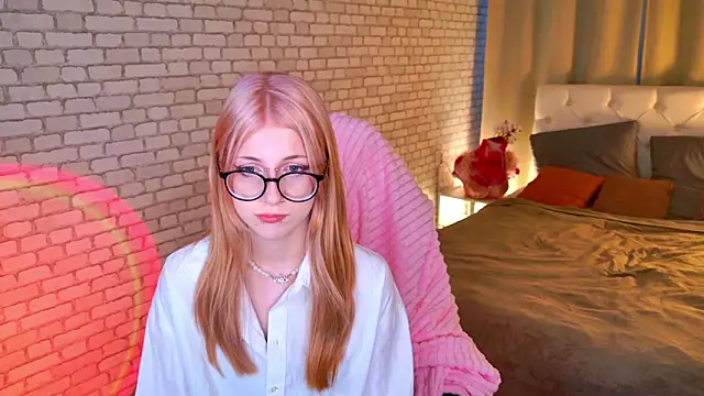 Snapshot of alicedews chatting on 02-11-26, 01:55 alicedews online show from 02-11-26, 01:55