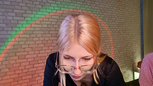 Snapshot of alicedews chatting on 02-17-26, 02:14 alicedews online show from 02-17-26, 02:14