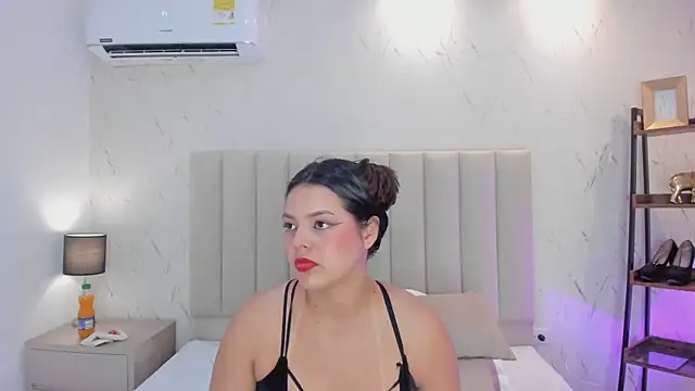ViolettaRousee  online show from 07-25-26, 09:43