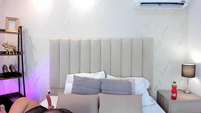 ViolettaRousee  online show from 07-24-26, 10:17