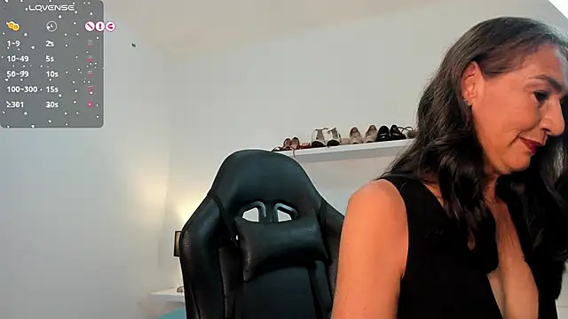 Emma Mendozaa online show from 04-13-26, 11:36