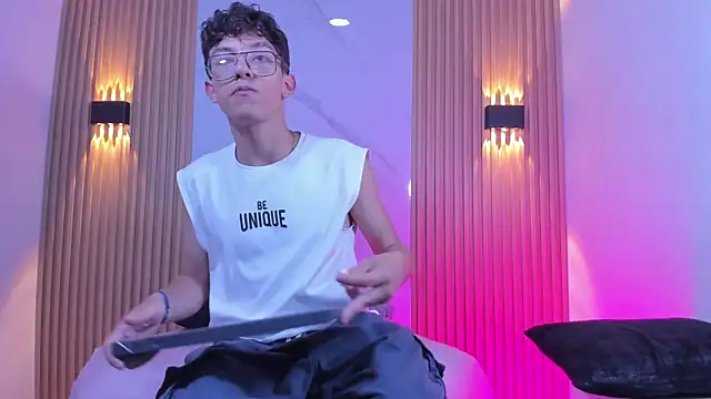 Christopher Hunter online show from 02-24-26, 07:48