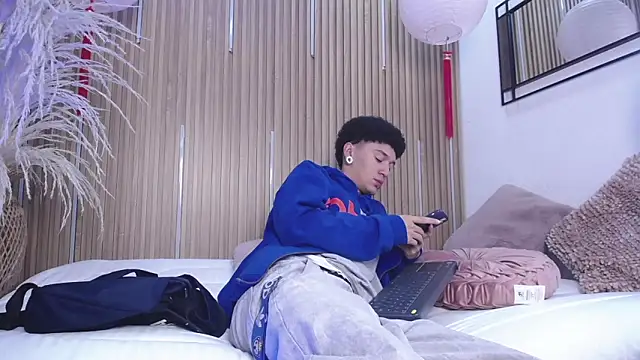 Snapshot of David_Banks_ chatting on 03-21-26, 12:20 David Banks online show from 03-21-26, 12:20