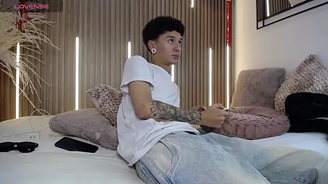 Snapshot of David_Banks_ chatting on 03-29-26, 12:07 David Banks online show from 03-29-26, 12:07