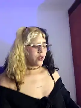 Snapshot of la_venuss chatting on 03-03-26, 01:23 la venuss online show from 03-03-26, 01:23