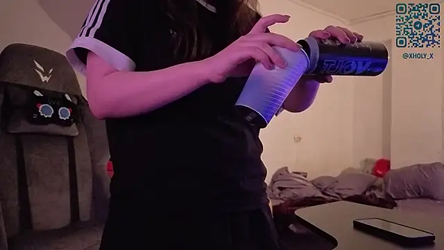 Snapshot of Holy_Kveta chatting on 02-18-26, 03:15 Holy Kveta online show from 02-18-26, 03:15