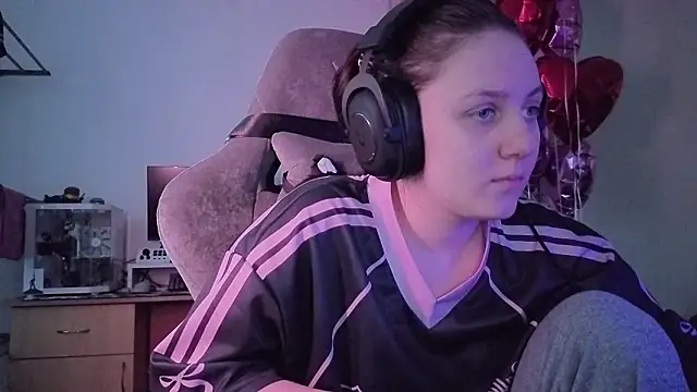 Snapshot of Holy_Kveta chatting on 02-27-26, 02:56 Holy Kveta online show from 02-27-26, 02:56