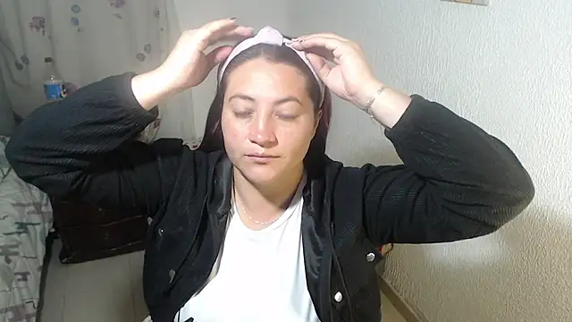Snapshot of Nohelia_ chatting on 05-24-26, 09:20 Nohelia online show from 05-24-26, 09:20
