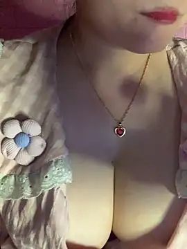 Snapshot of Star-sweet01 chatting on 02-10-26, 01:43 Star-sweet01 online show from 02-10-26, 01:43