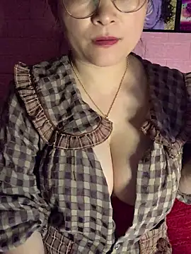 Snapshot of Star-sweet01 chatting on 02-10-26, 01:26 Star-sweet01 online show from 02-10-26, 01:26