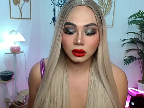 Snapshot of Serenity_Mooree chatting on 03-24-26, 11:38 Serenity Mooree online show from 03-24-26, 11:38