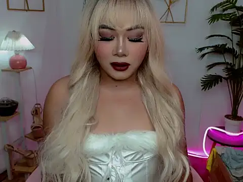 Snapshot of Serenity_Mooree chatting on 03-27-26, 12:30 Serenity Mooree online show from 03-27-26, 12:30